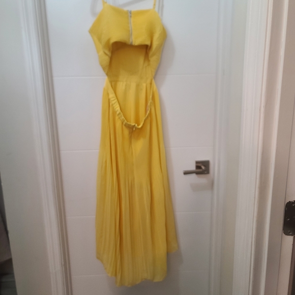 Ali & Jay For The Gram Pleated Midi Dress in Yellow Sz M - Picture 12 of 16